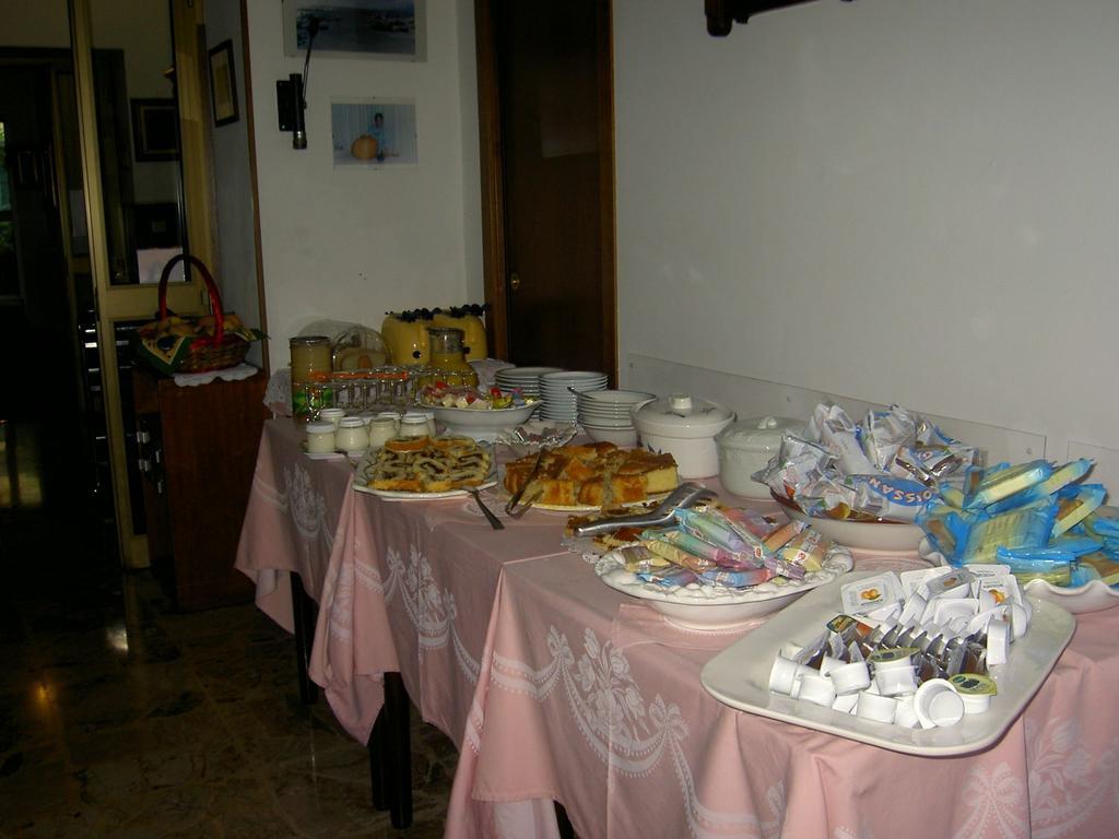 Albergo Kristina Bordighera Εξωτερικό φωτογραφία