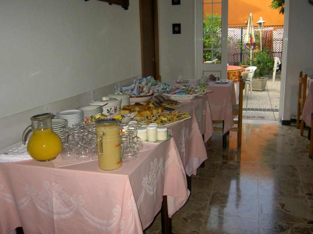 Albergo Kristina Bordighera Εξωτερικό φωτογραφία
